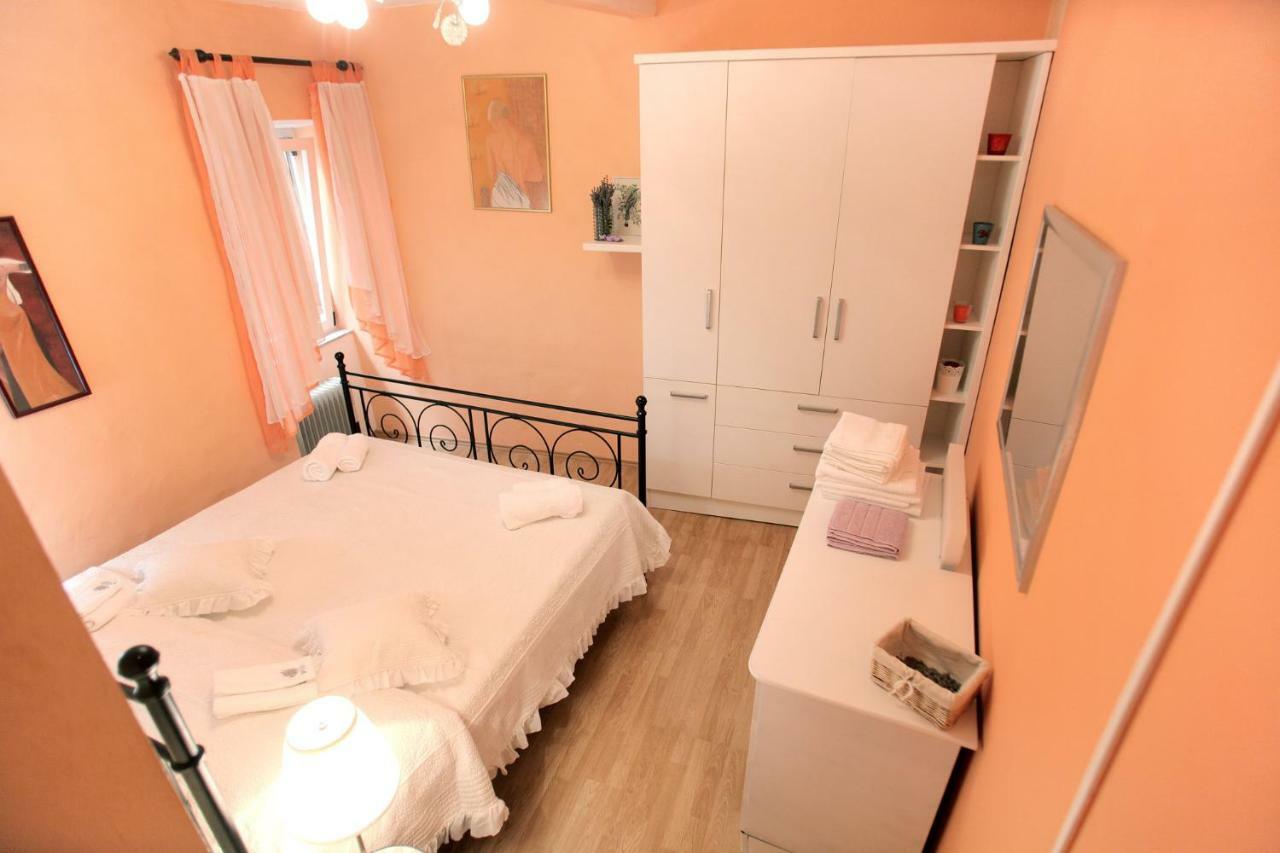 Phaedra Apartment Traù Esterno foto
