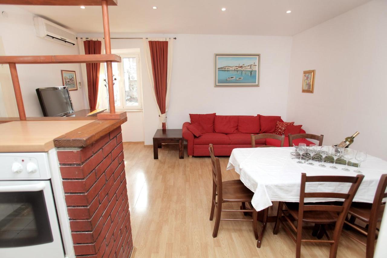 Phaedra Apartment Traù Esterno foto